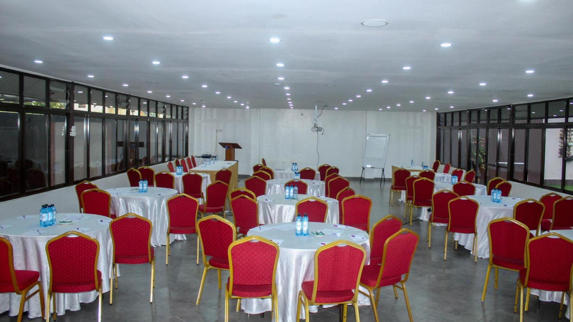 67 Airport Hotel Nairobi Mlolongo Екстер'єр фото