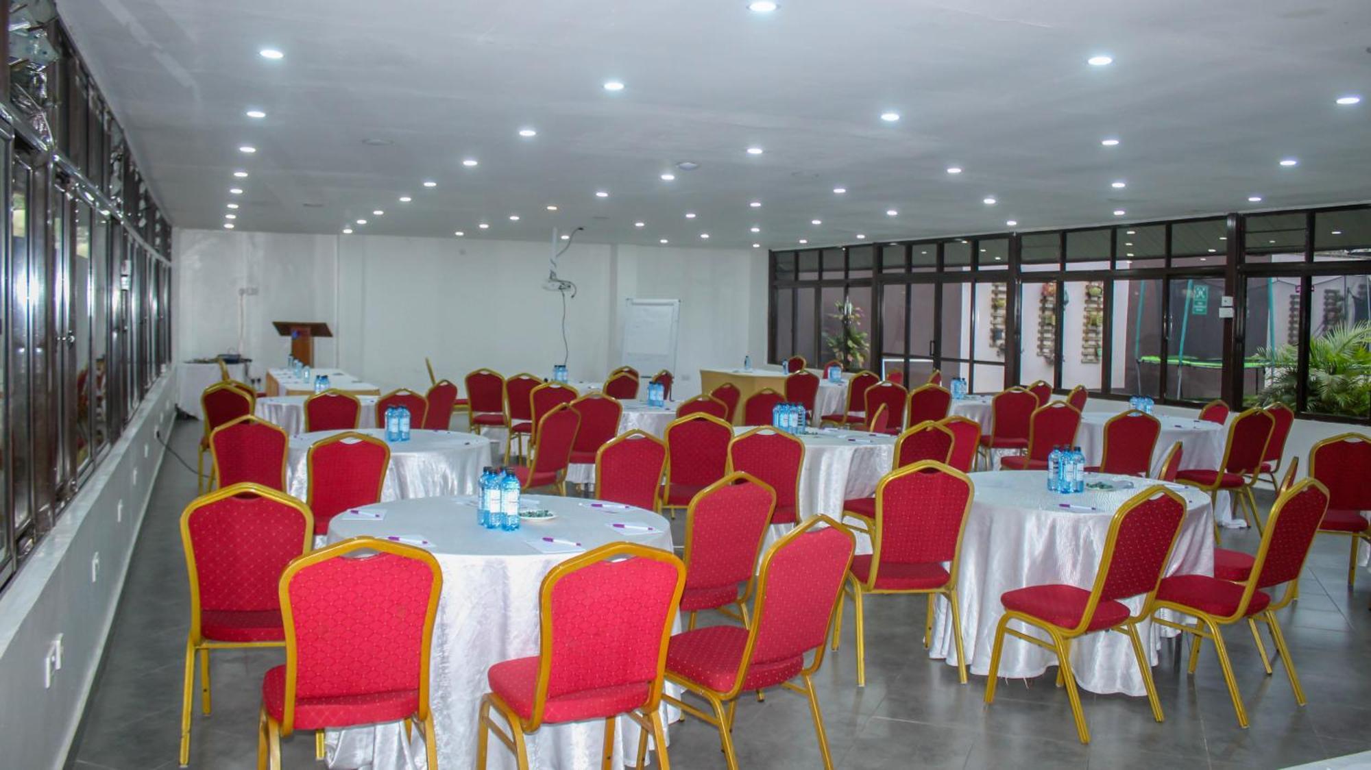 67 Airport Hotel Nairobi Mlolongo Екстер'єр фото