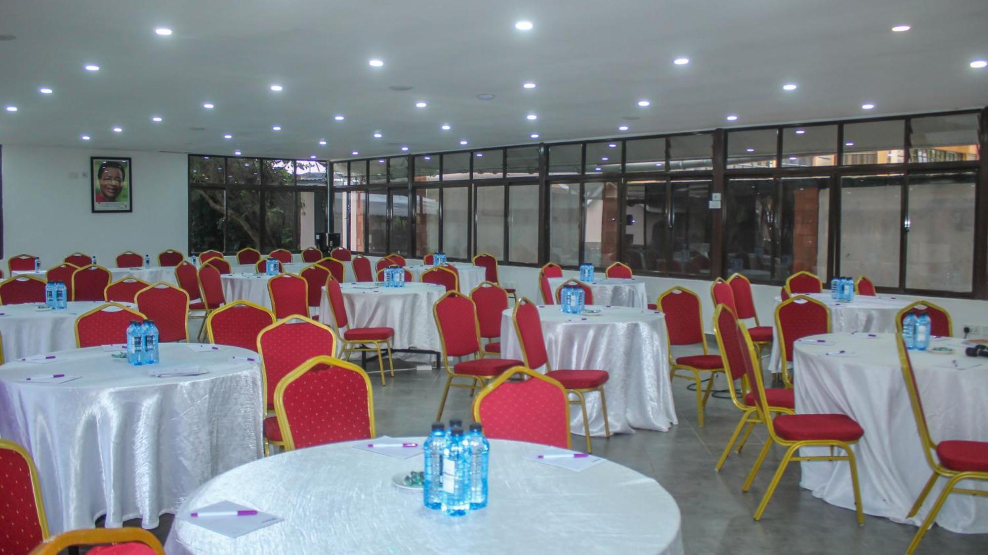 67 Airport Hotel Nairobi Mlolongo Екстер'єр фото