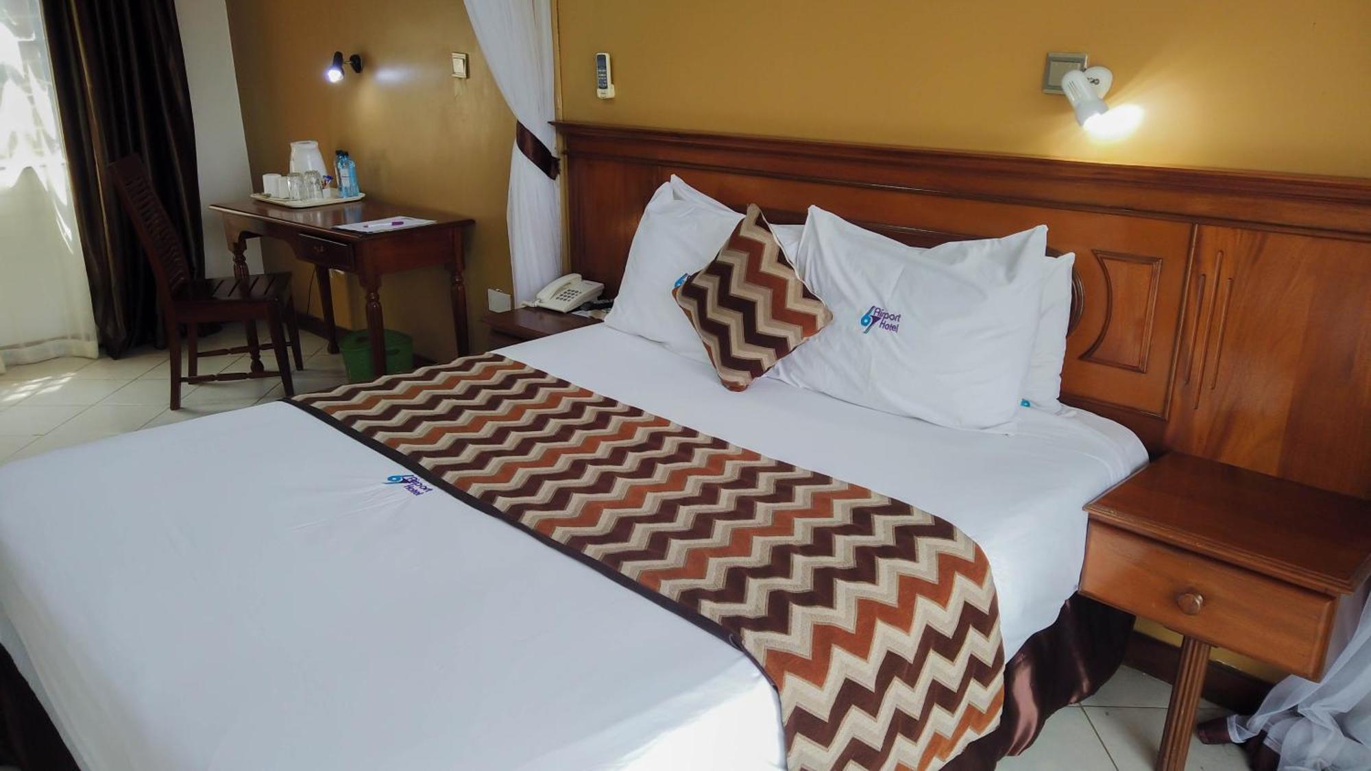 67 Airport Hotel Nairobi Mlolongo Екстер'єр фото
