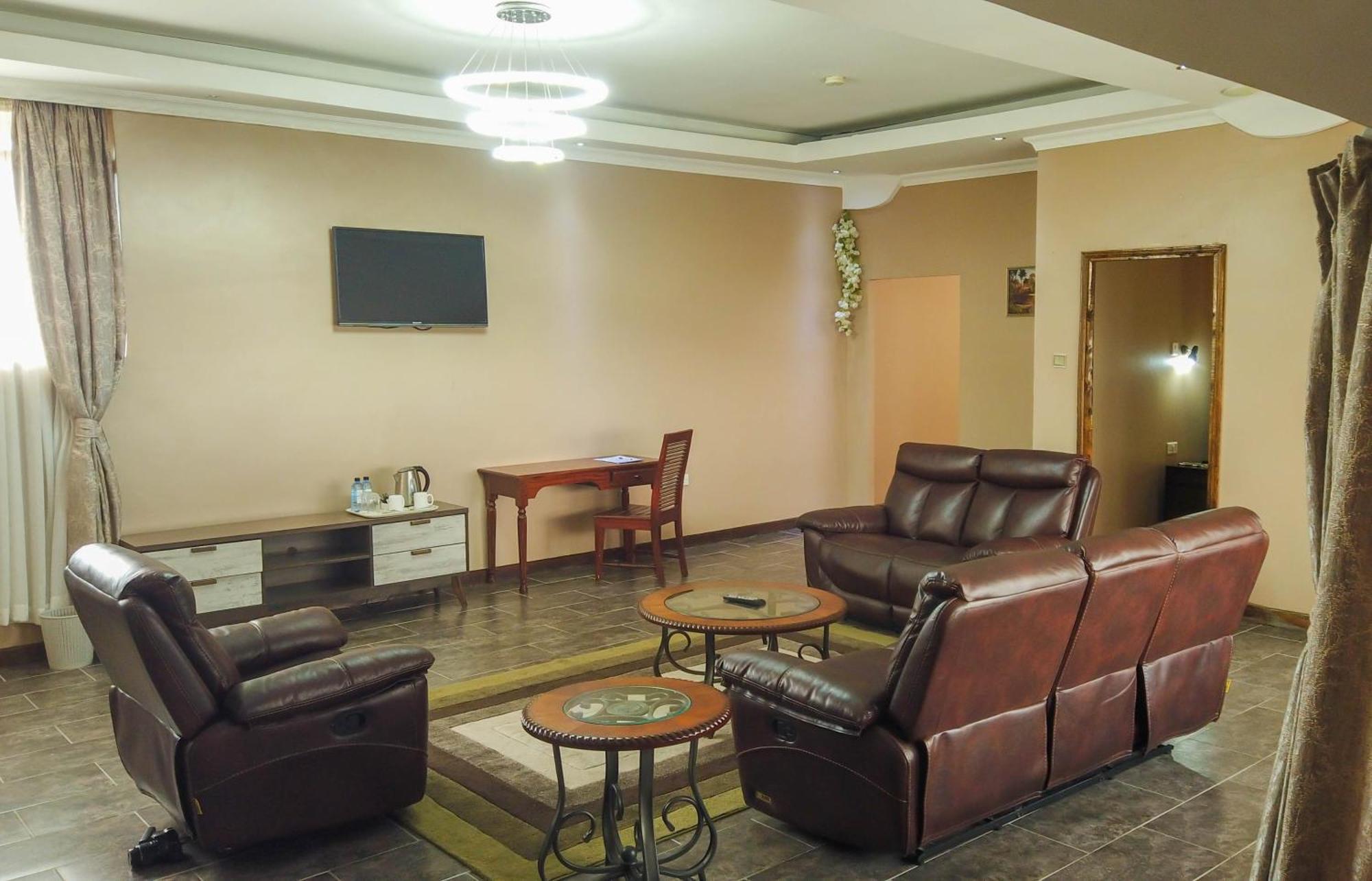 67 Airport Hotel Nairobi Mlolongo Екстер'єр фото