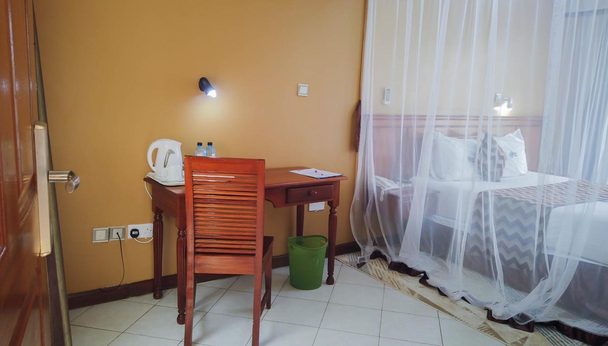 67 Airport Hotel Nairobi Mlolongo Екстер'єр фото