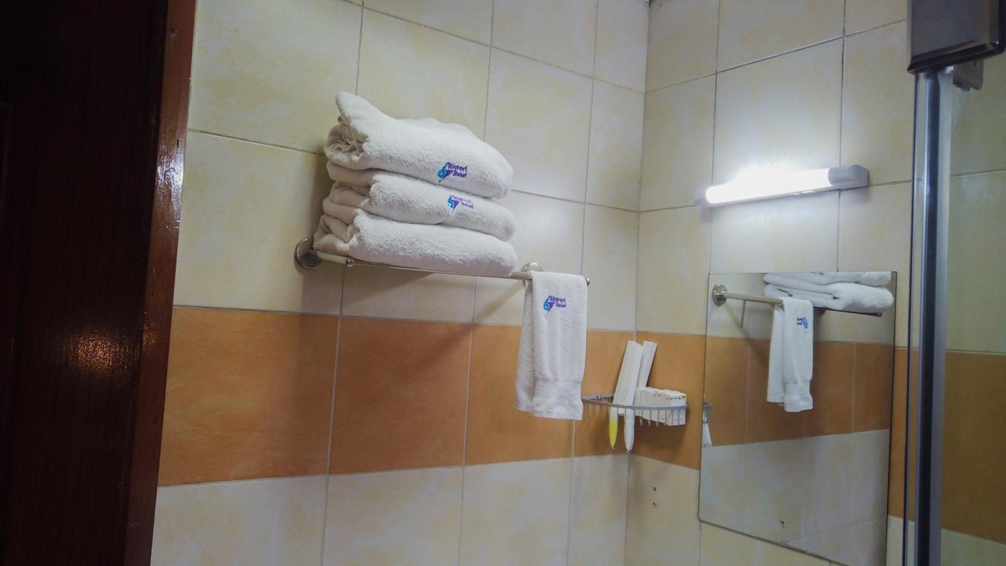 67 Airport Hotel Nairobi Mlolongo Екстер'єр фото