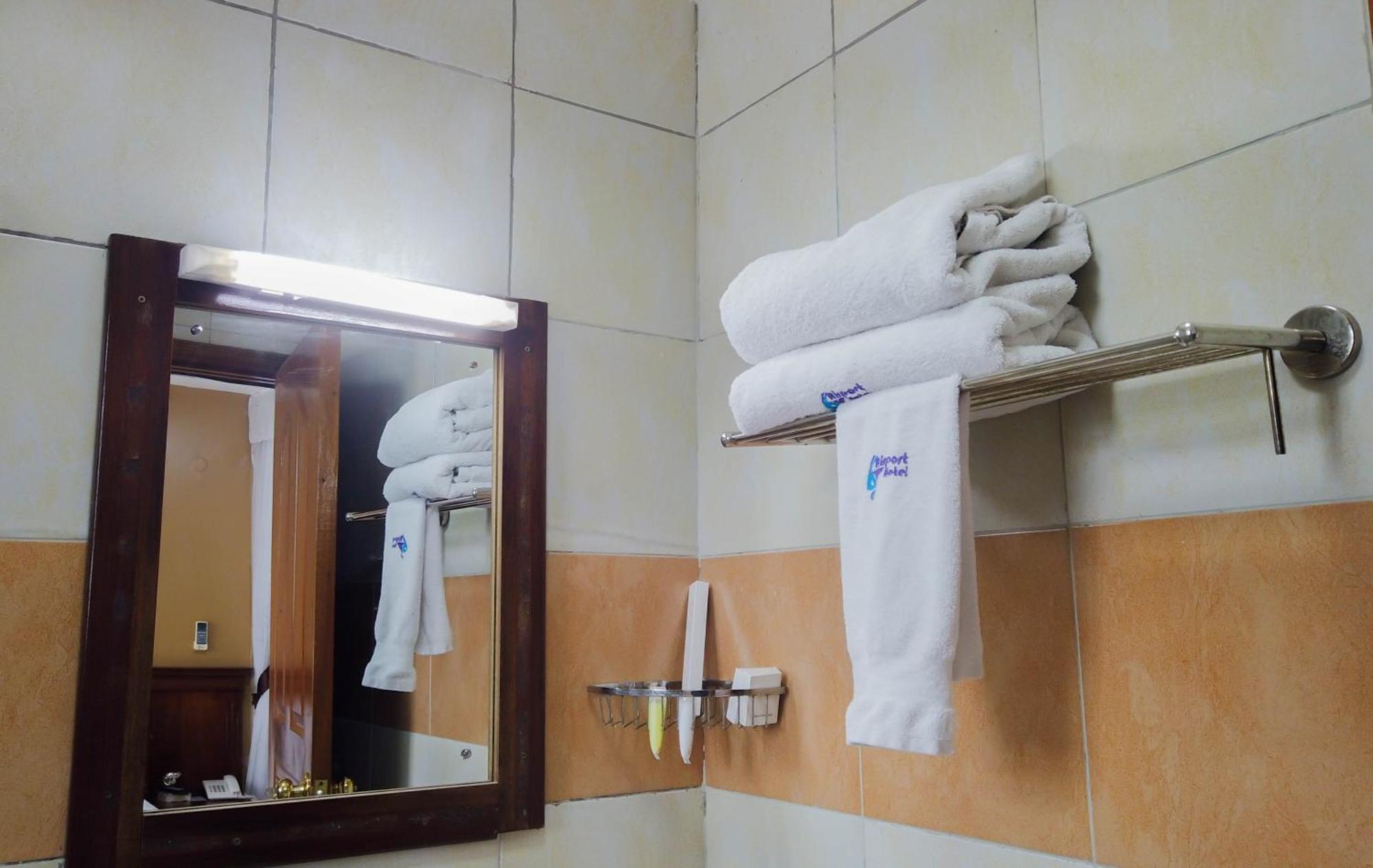 67 Airport Hotel Nairobi Mlolongo Екстер'єр фото