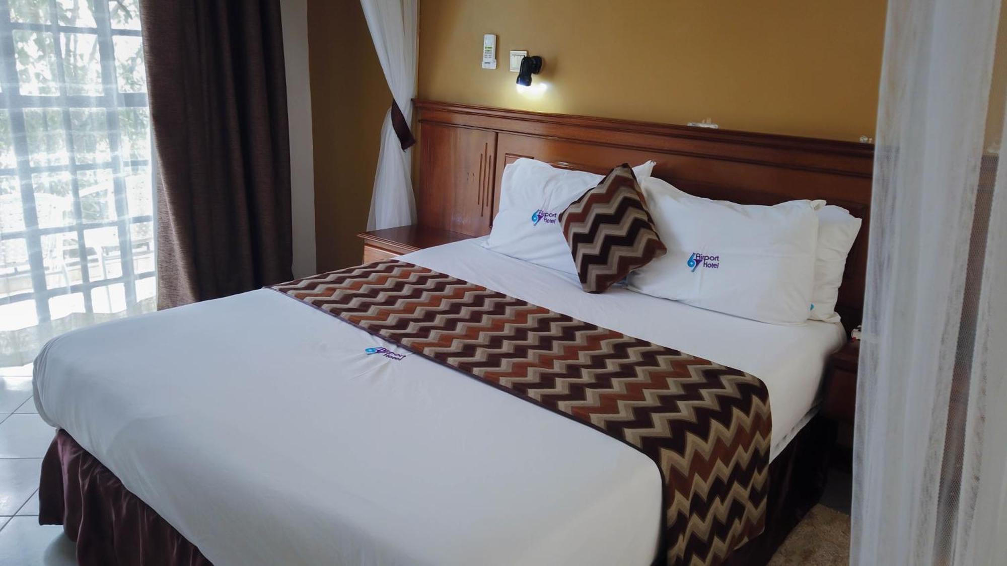 67 Airport Hotel Nairobi Mlolongo Екстер'єр фото