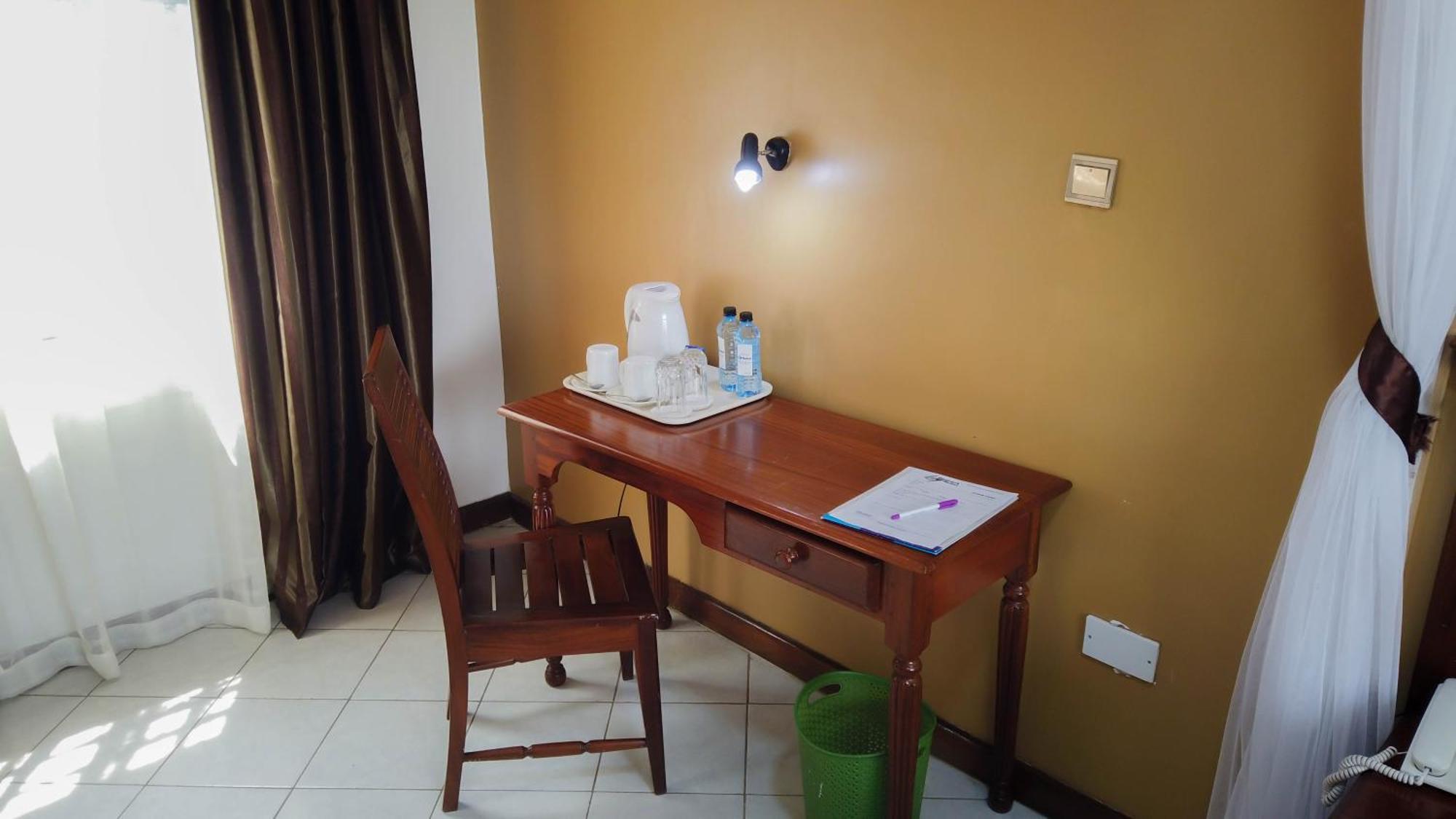 67 Airport Hotel Nairobi Mlolongo Екстер'єр фото